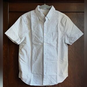 Everlane 	
The Organic Short Sleeve Oxford Shirt
